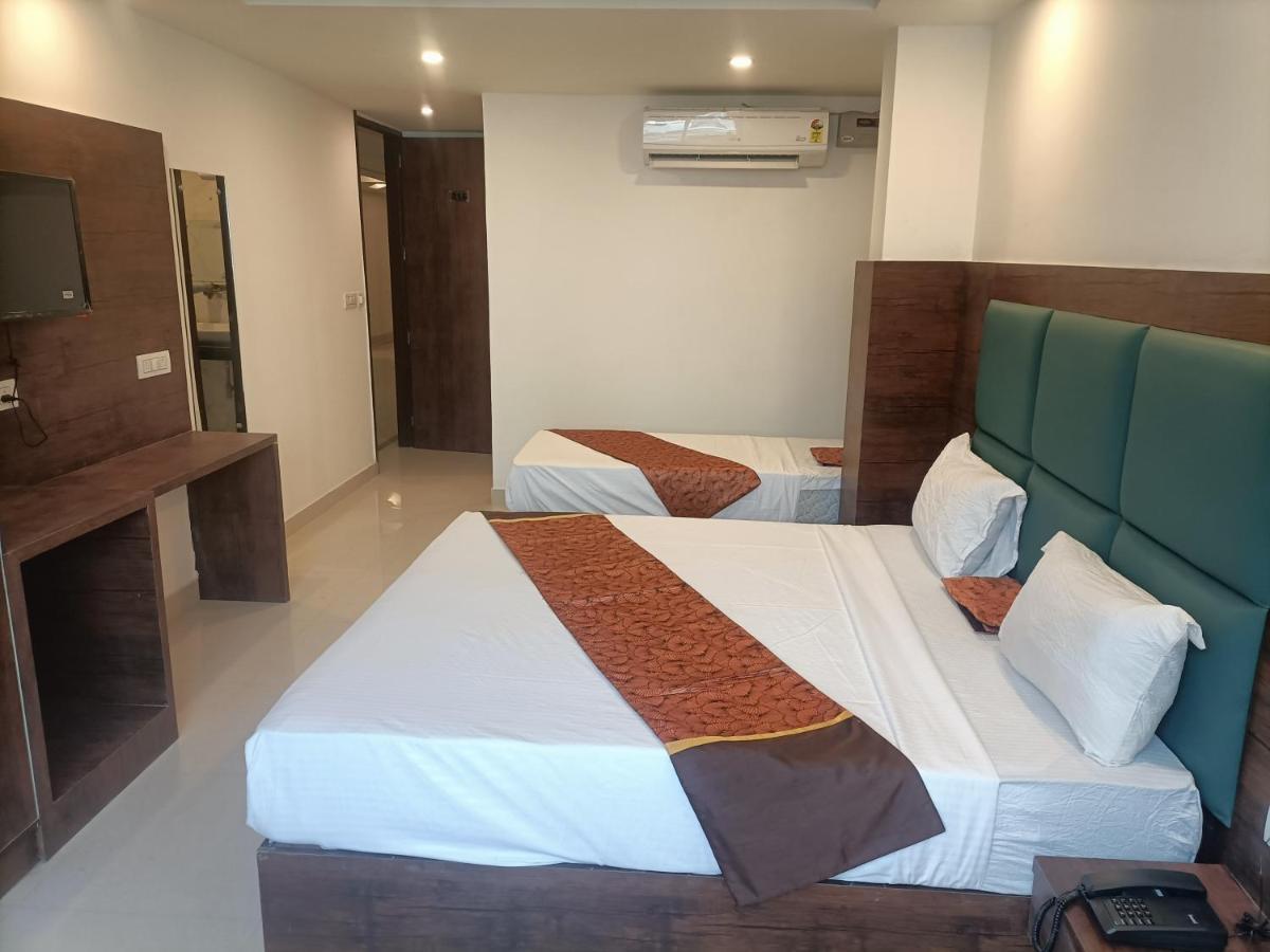 Tej Plaza ,a Family Near Igi Airport Delhi Hotel 4*