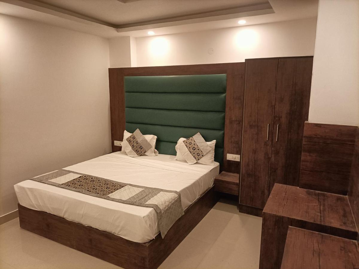 Tej Plaza ,a Family Near Igi Airport Delhi 4* New Delhi