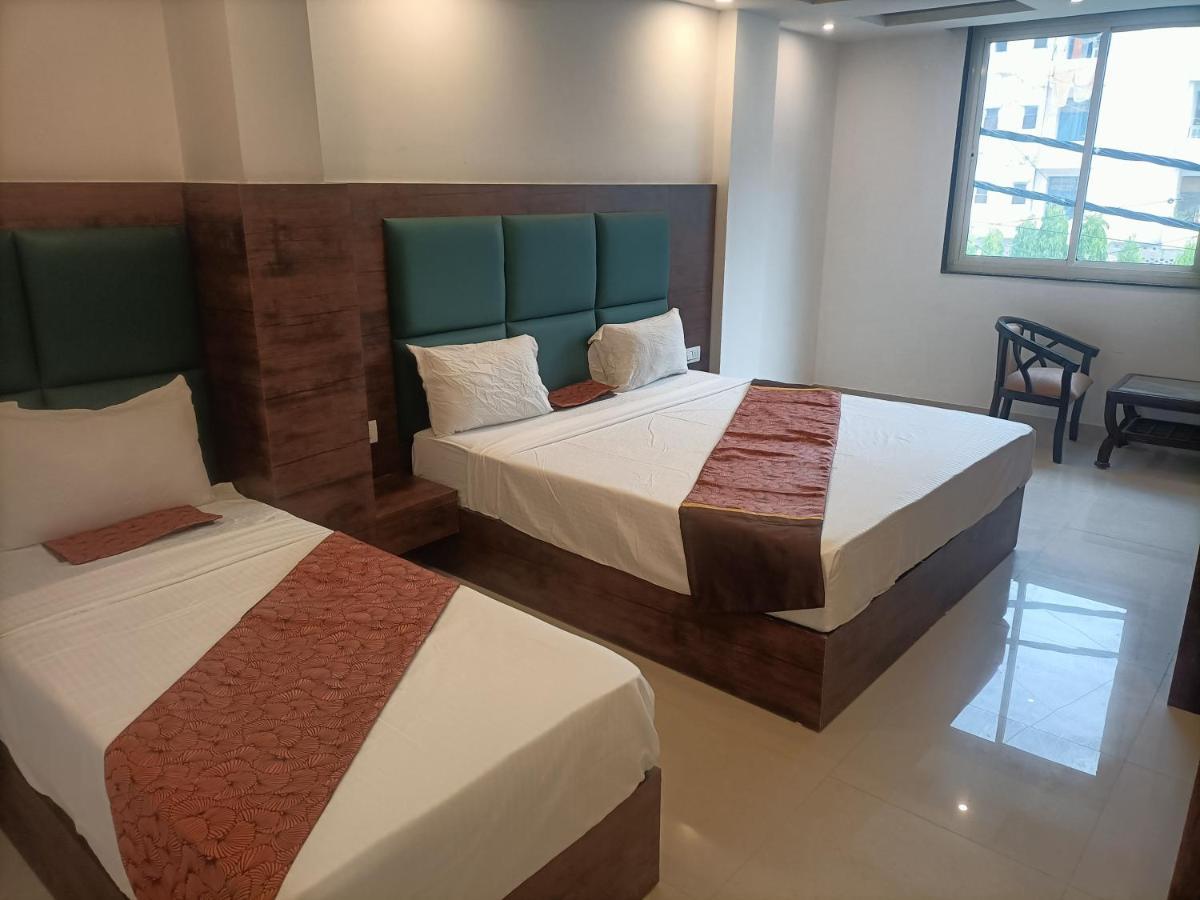Tej Plaza ,a Family Near Igi Airport Delhi New Delhi