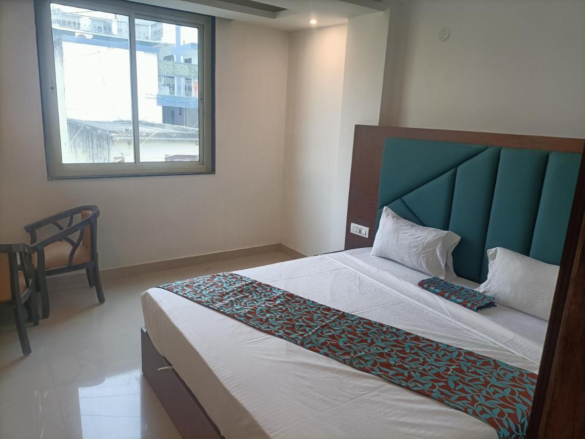 Tej Plaza ,a Family Near Igi Airport Delhi 4*